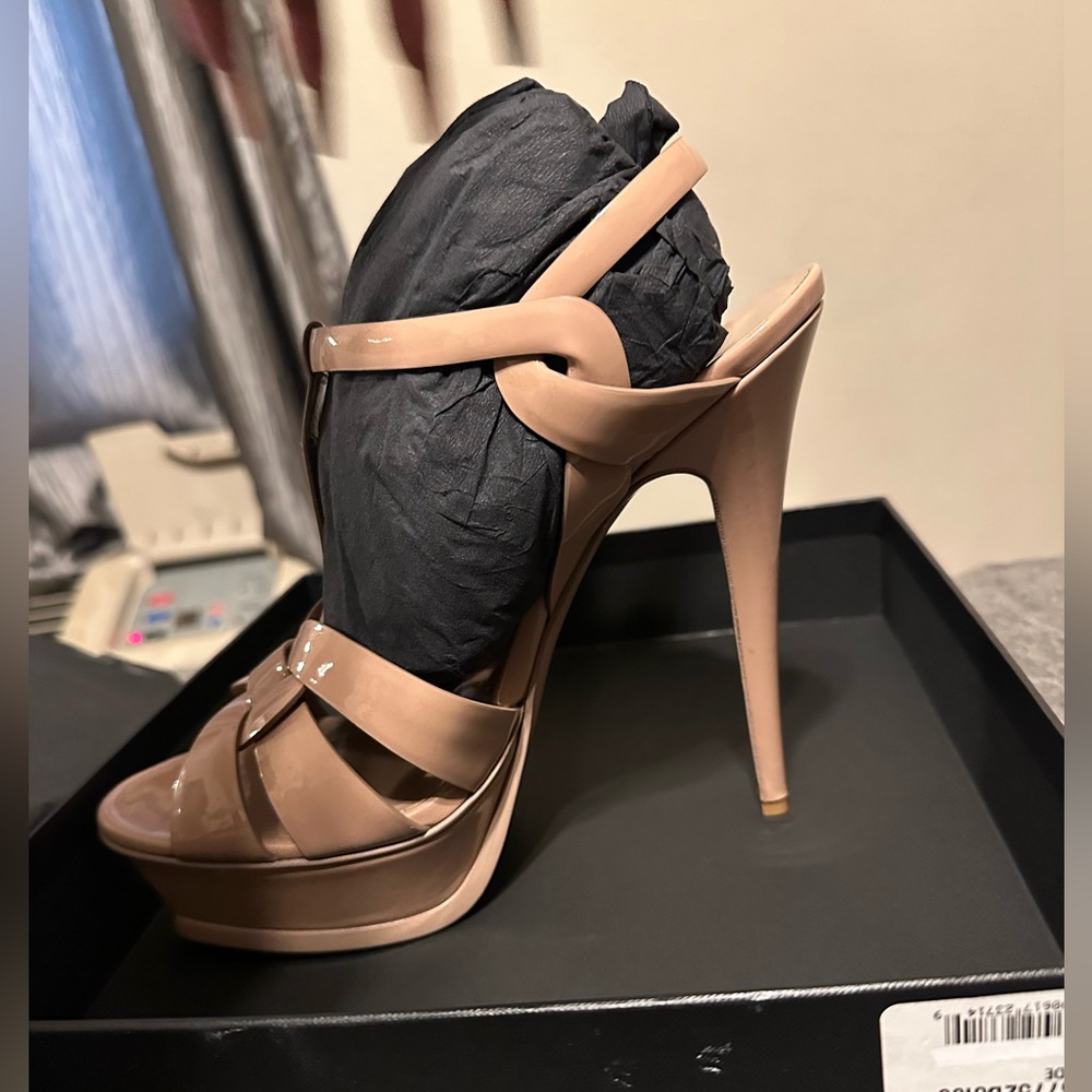 SAINT LAURENT TRIBUTE PLATFORM SANDALS IN PATENT LEATHER